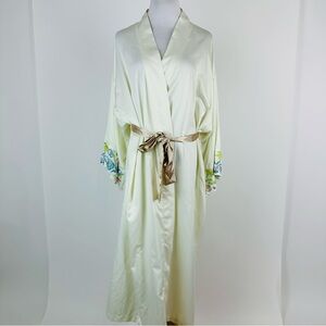 Cruz Natori Cream Satin Embroidered Robe Size Large